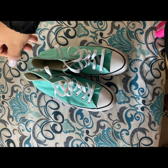 Turquoise converse - Picture 1 of 4
